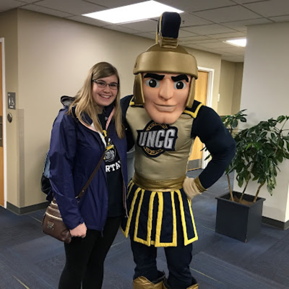 Meet your Posher, Abby - Picture 1 of 1